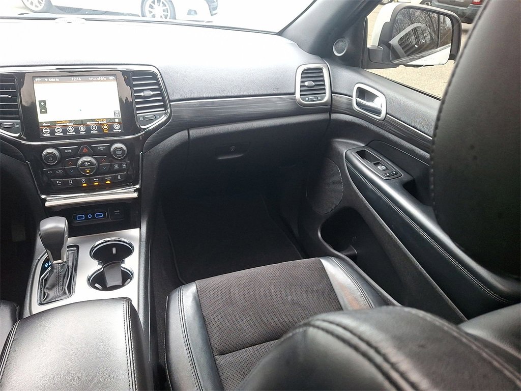 Used 2021 Jeep Grand Cherokee Laredo X image 11