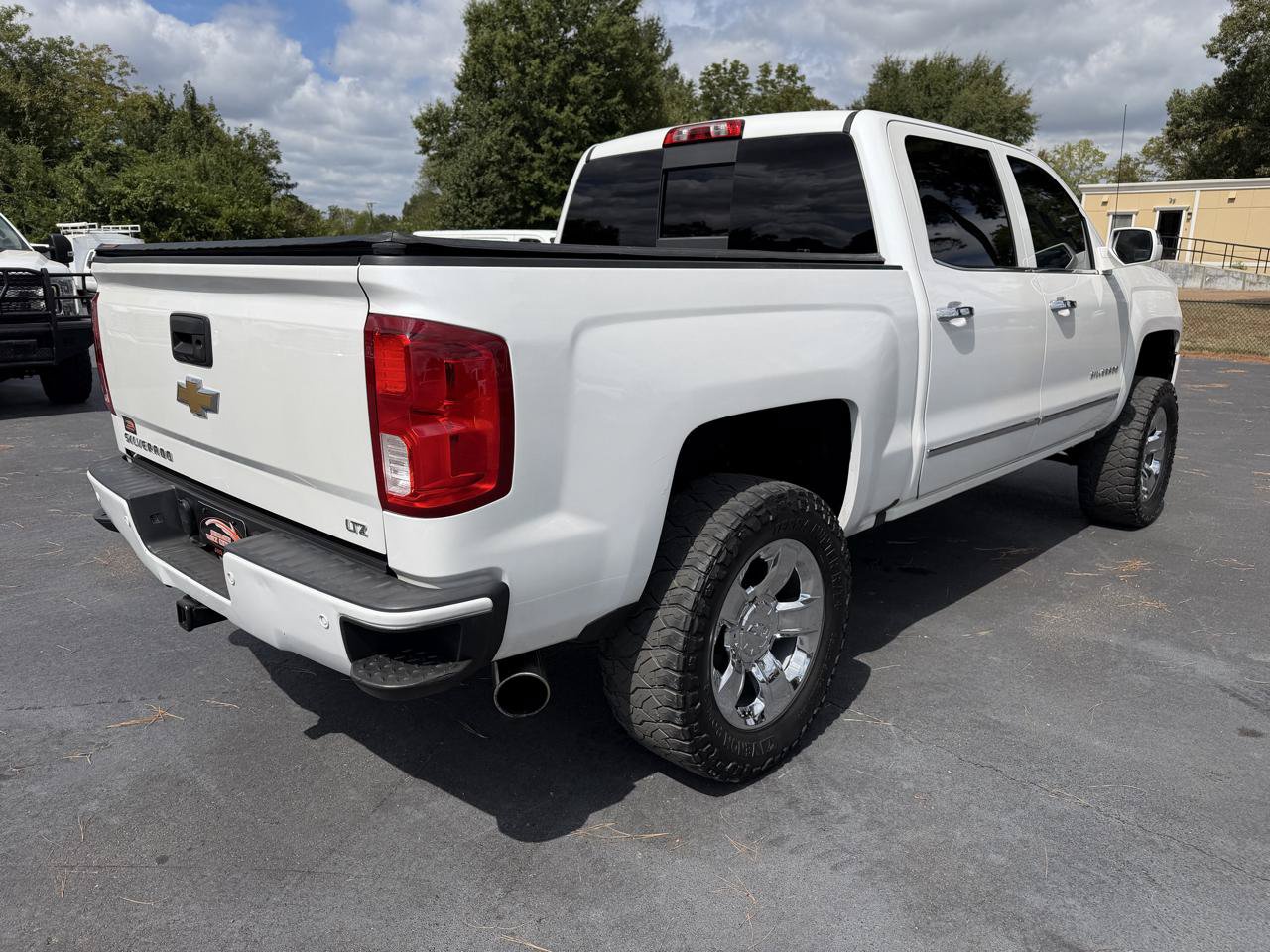 Used 2016 Chevrolet Silverado 1500 LTZ Z71 w/ LTZ Plus Package AWD/4WD image 4