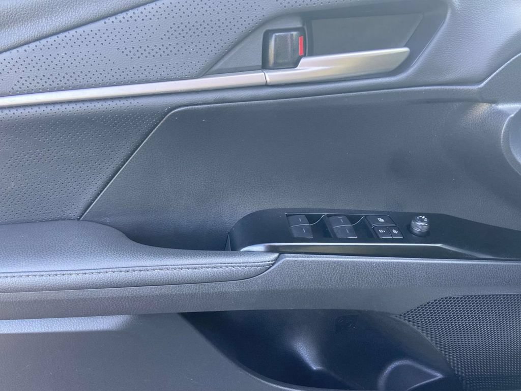 Used 2025 Toyota Camry XSE FWD image 18