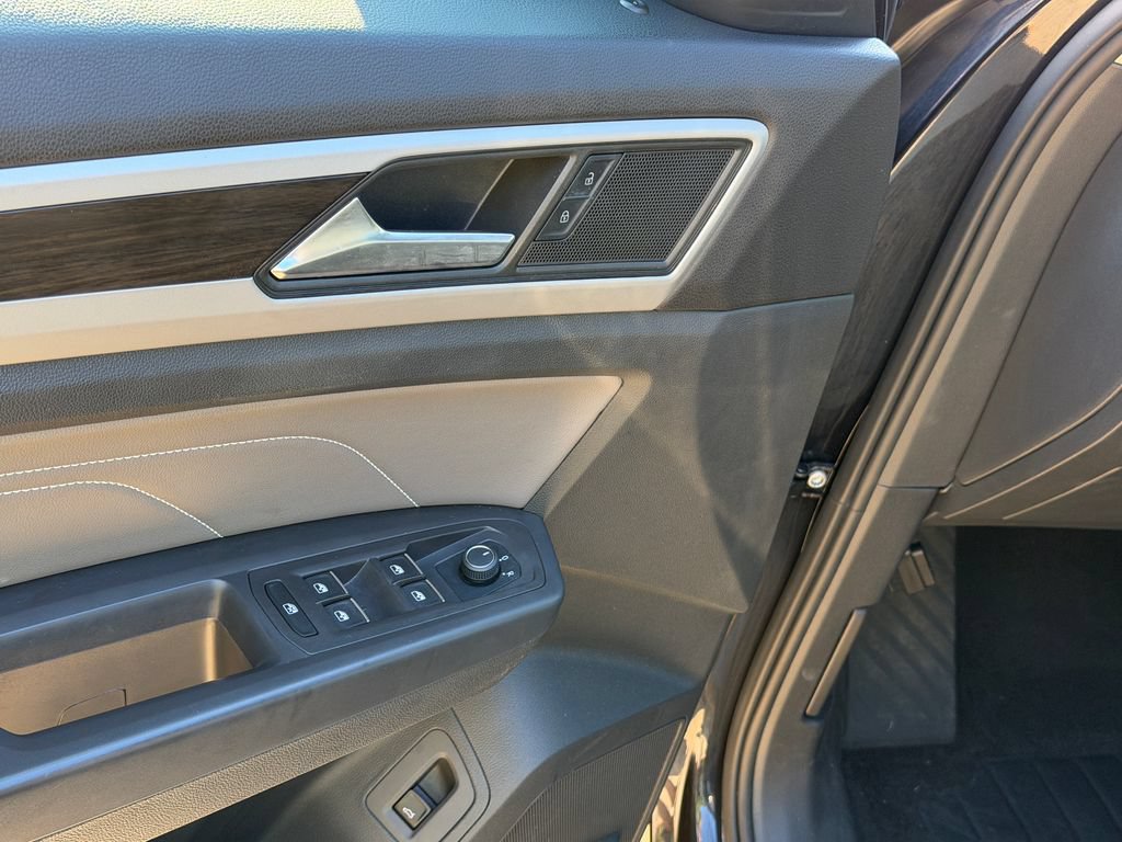 Certified 2023 Volkswagen Atlas SE w/ Panoramic Sunroof Package AWD/4WD image 10