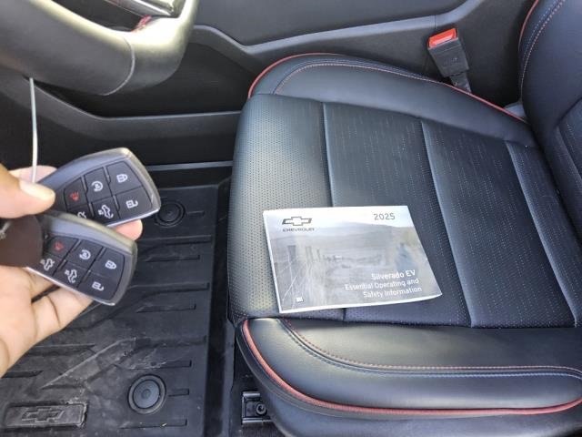Used 2025 Chevrolet Silverado EV RST w/ LPO, Utility Wall Package AWD/4WD image 11