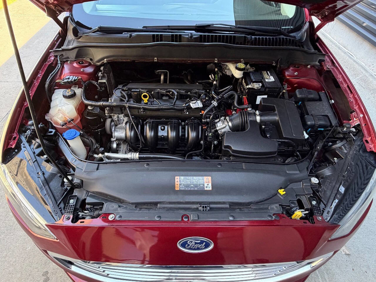 Used 2018 Ford Fusion SE FWD image 26