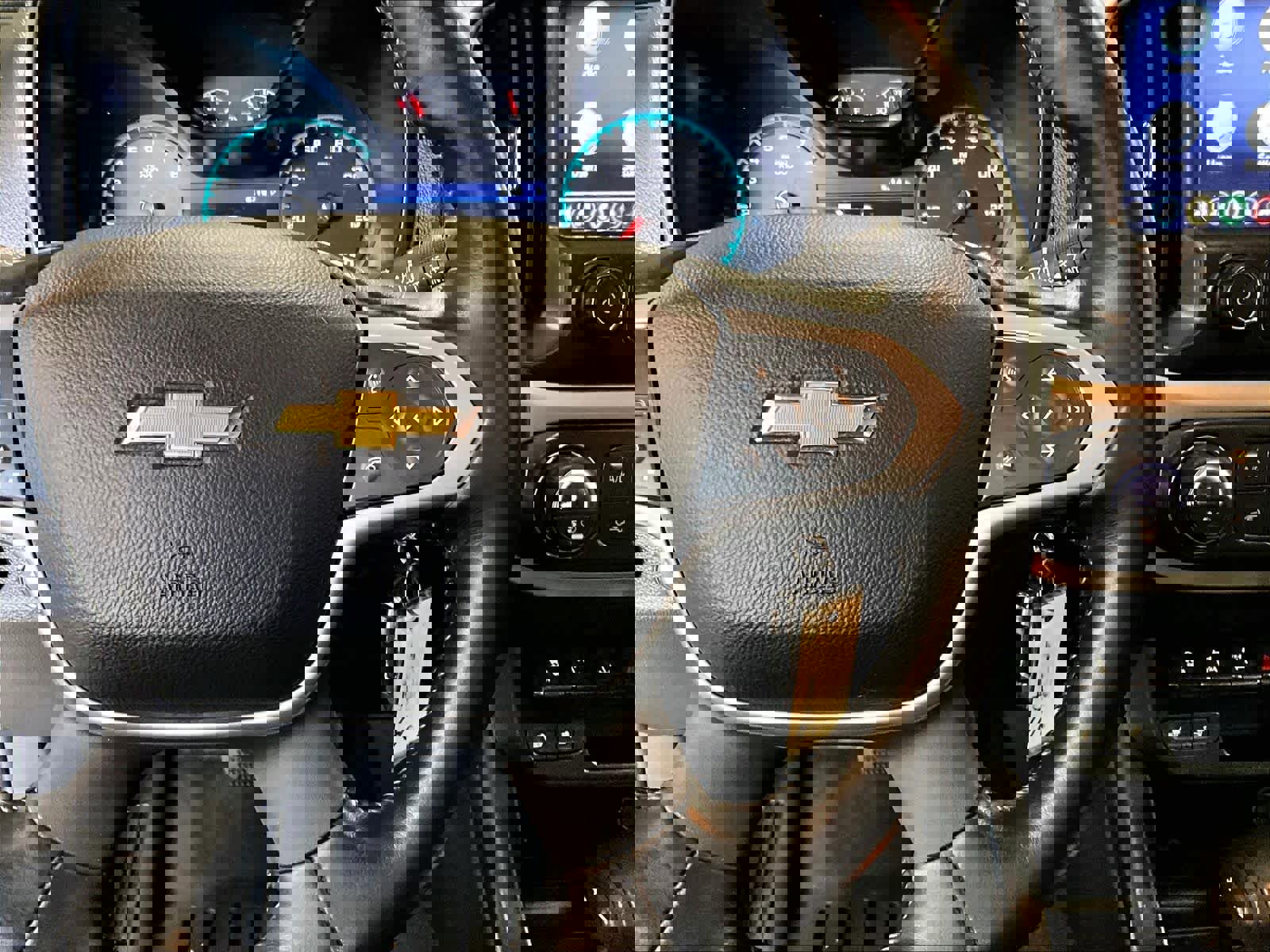 Used 2019 Chevrolet Colorado ZR2 w/ ZR2 Midnight Special Edition image 24