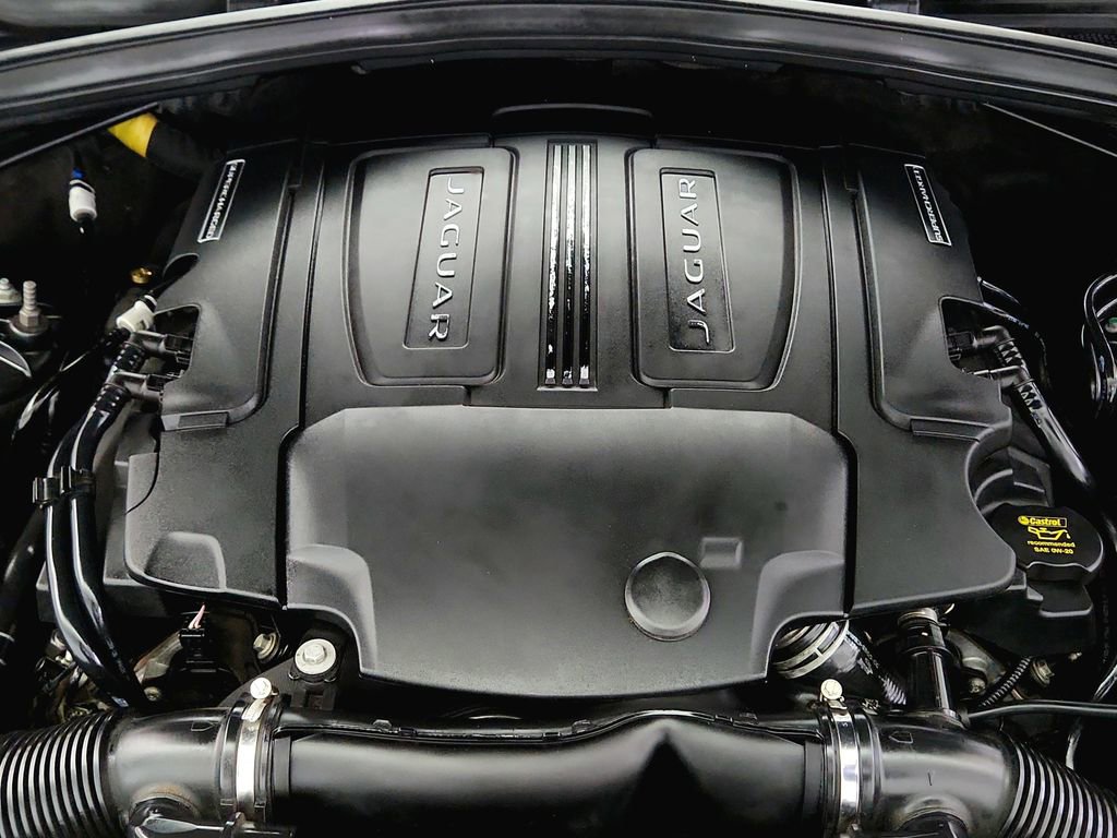 Used 2018 Jaguar F-PACE S image 39