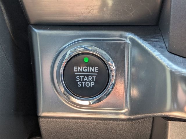 Certified 2022 Ford F150 Lariat w/ Equipment Group 502A High image 19