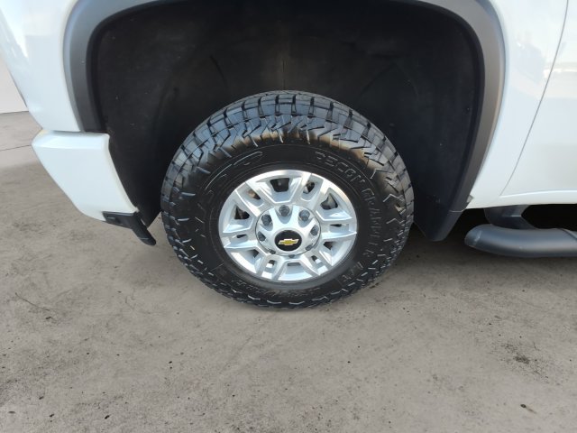 Used 2022 Chevrolet Silverado 2500 LT w/ Convenience Package AWD/4WD image 9