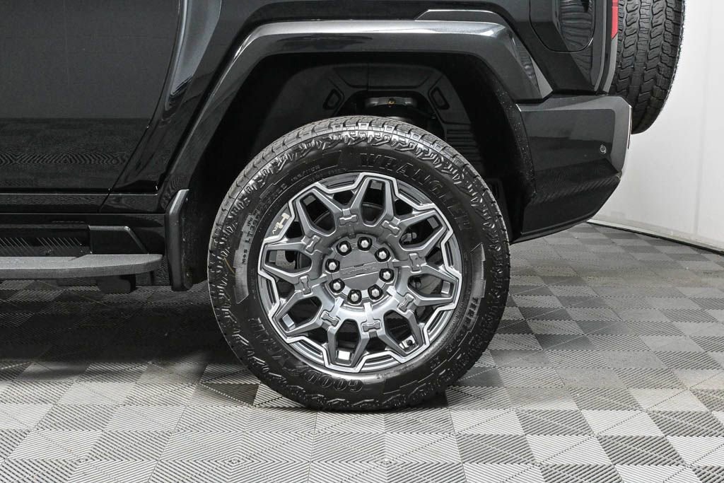 New 2025 GMC Hummer EV 3X w/ LPO, Illumination Package image 23