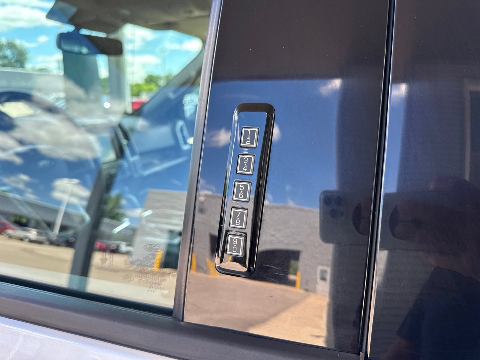 Used 2019 Ford F150 Lariat AWD/4WD image 21