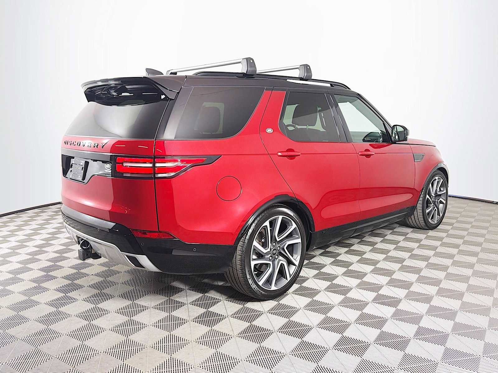 Used 2017 Land Rover Discovery HSE Luxury AWD/4WD image 5