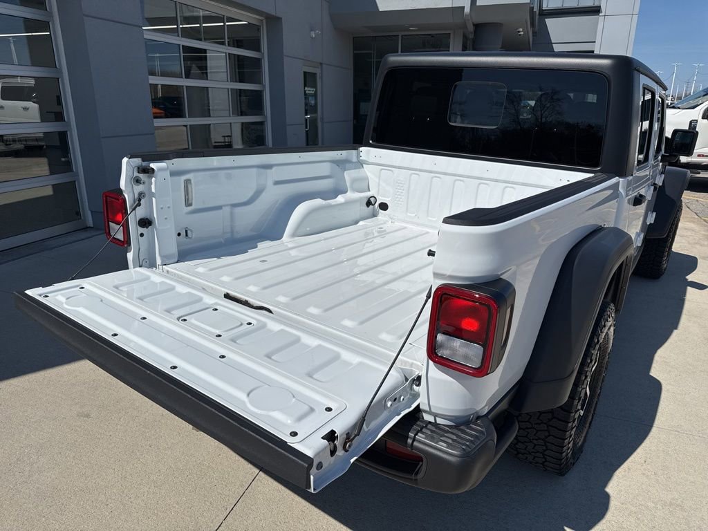 Used 2022 Jeep Gladiator Rubicon w/ Cold Weather Group AWD/4WD image 19