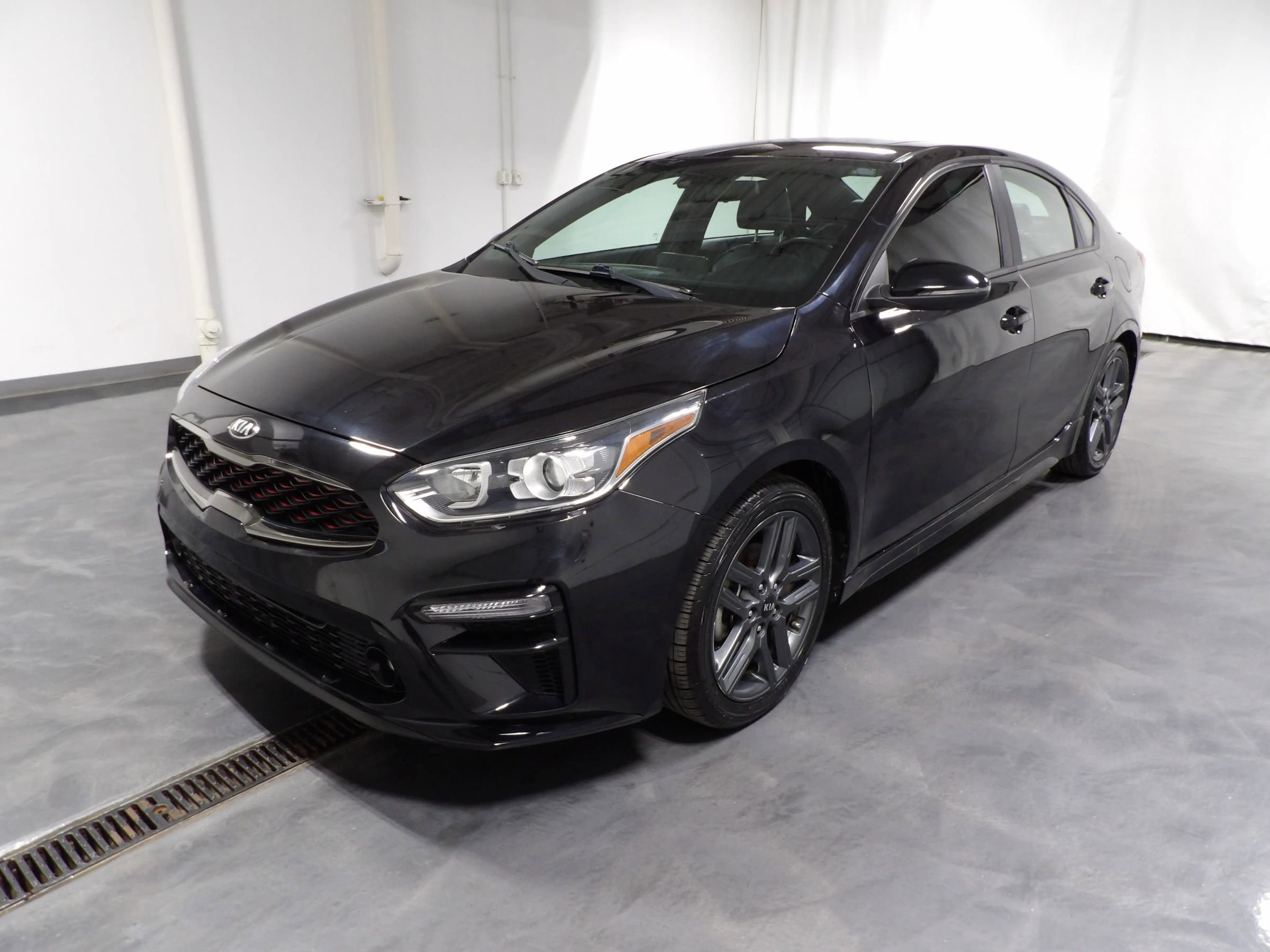 Used 2021 Kia Forte GT-Line w/ GT-Line Premium Package FWD image 3
