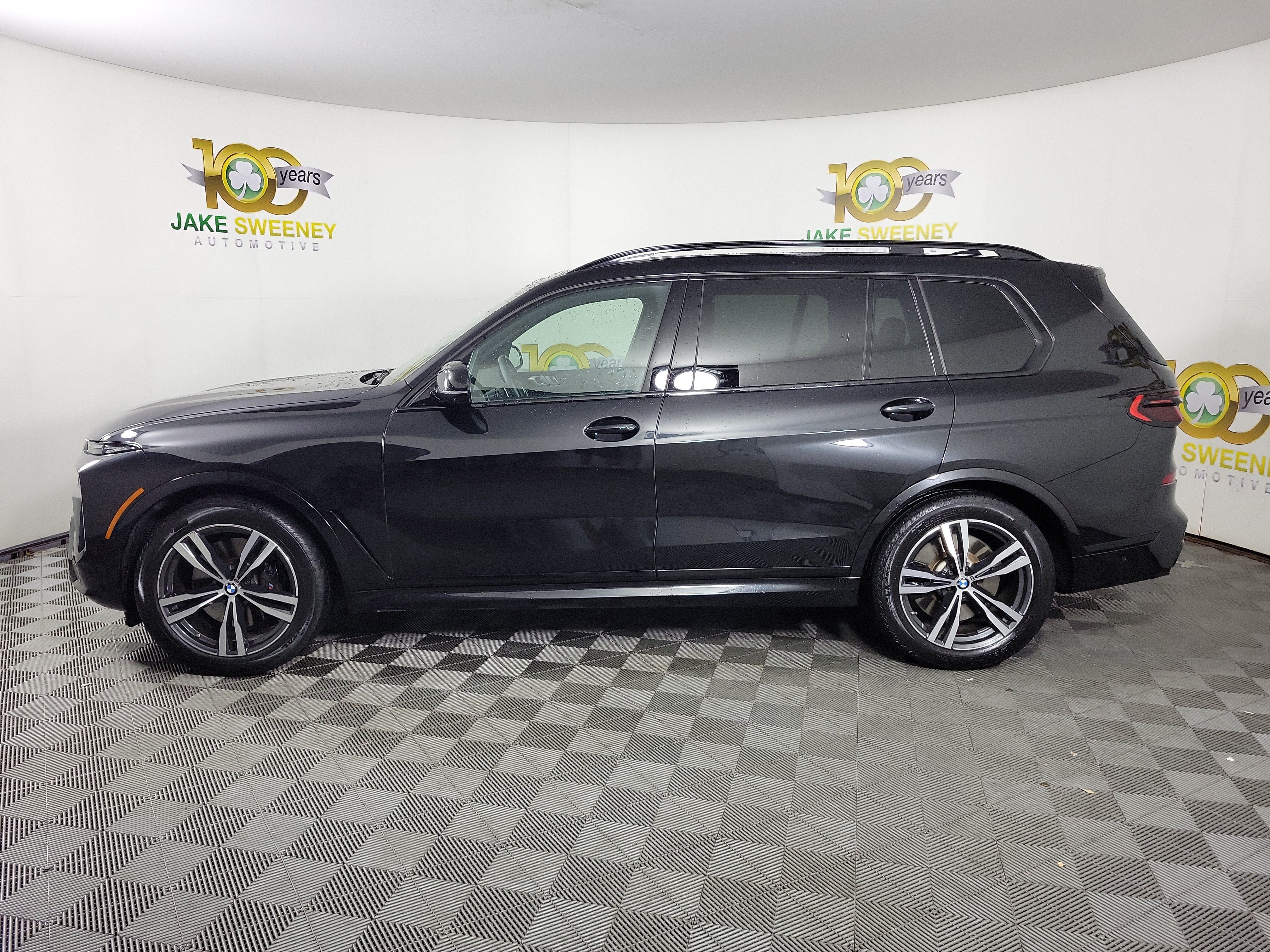 Certified 2025 BMW X7 M60i AWD/4WD image 4