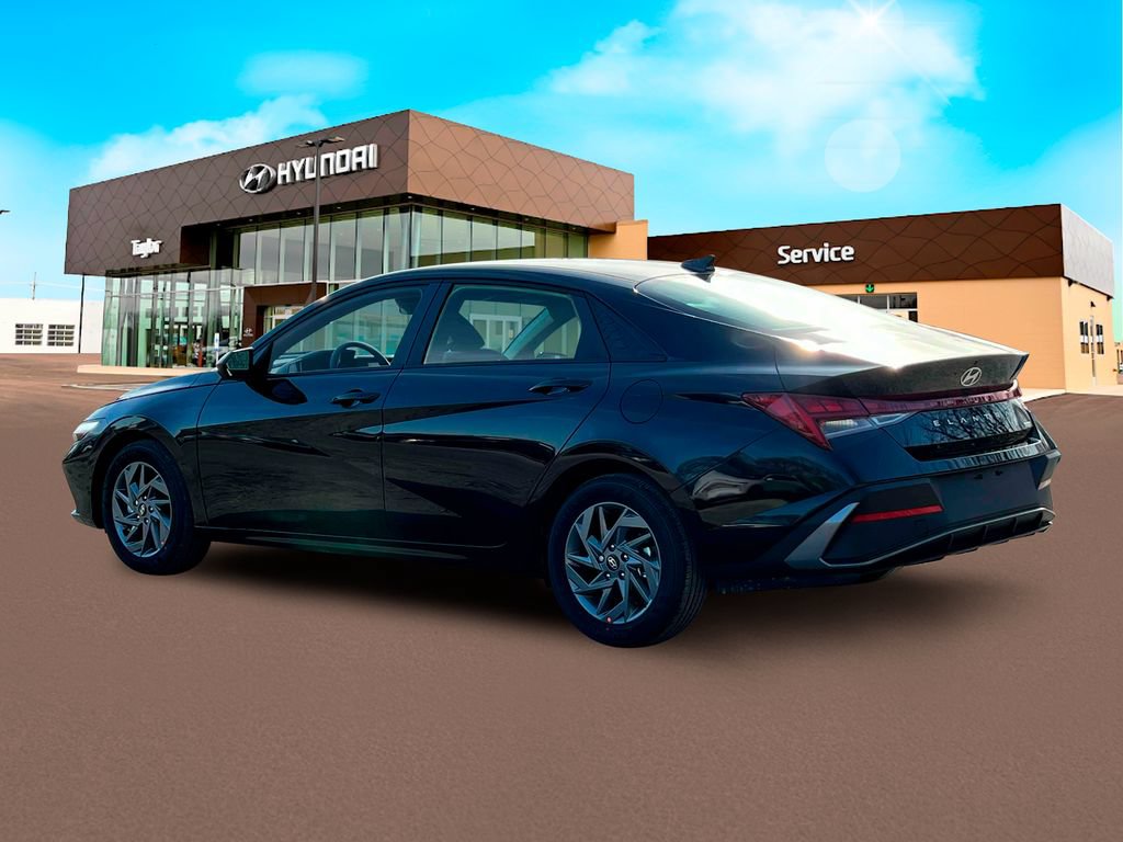 New 2025 Hyundai Elantra SEL FWD image 4