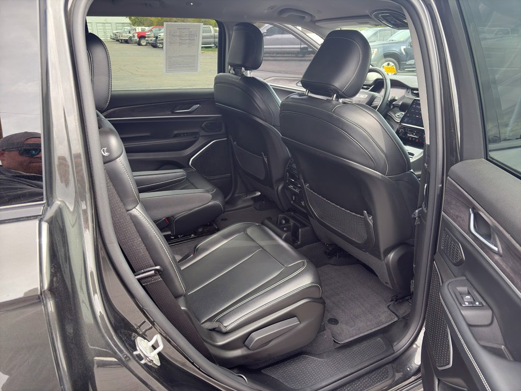 Used 2022 Jeep Grand Cherokee L Limited AWD/4WD image 25