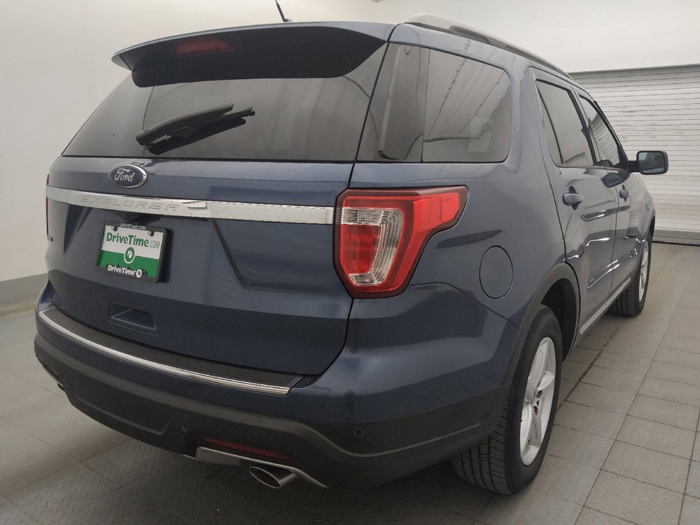 Used 2018 Ford Explorer XLT w/ Equipment Group 202A FWD image 9