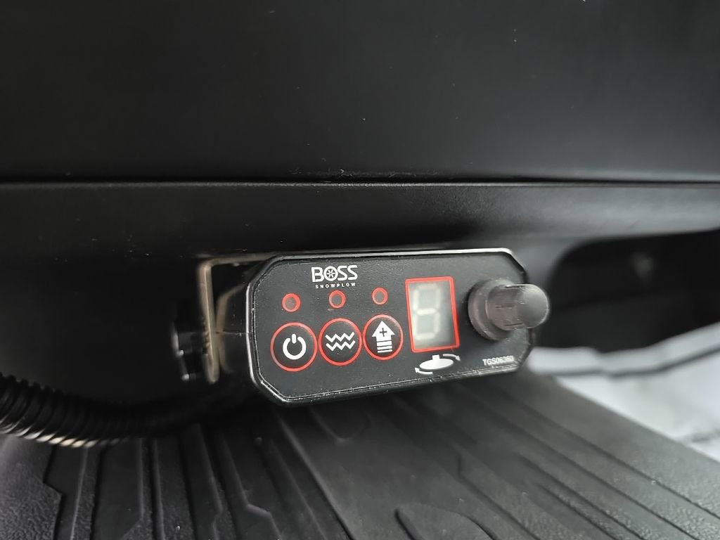 Used 2022 GMC Sierra 2500 SLE w/ SLE Value Package; image 12