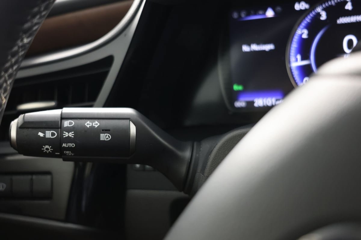 Used 2024 Lexus ES 350 w/ Premium Package FWD image 26