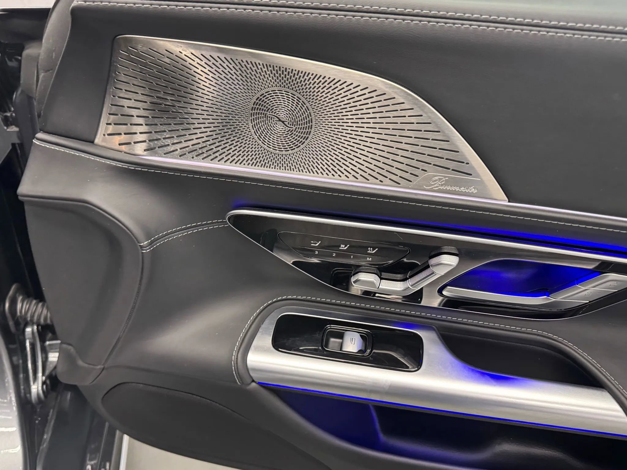 Used 2023 Mercedes-Benz SL 43 AMG w/ Driver Assistance Package image 33