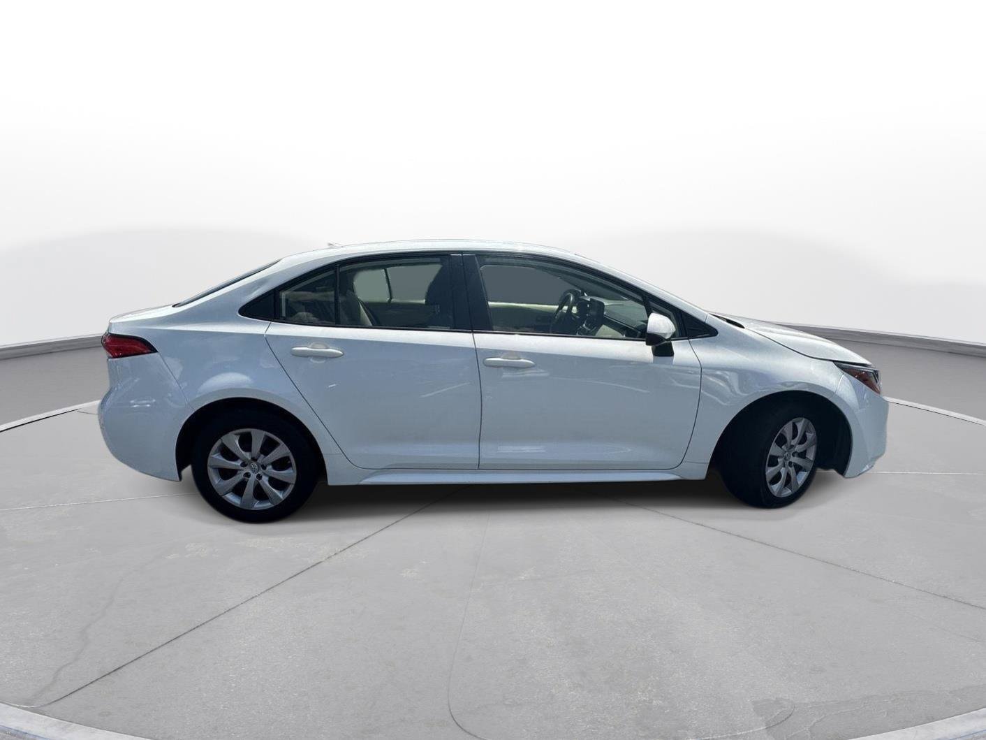 Used 2022 Toyota Corolla LE FWD image 5