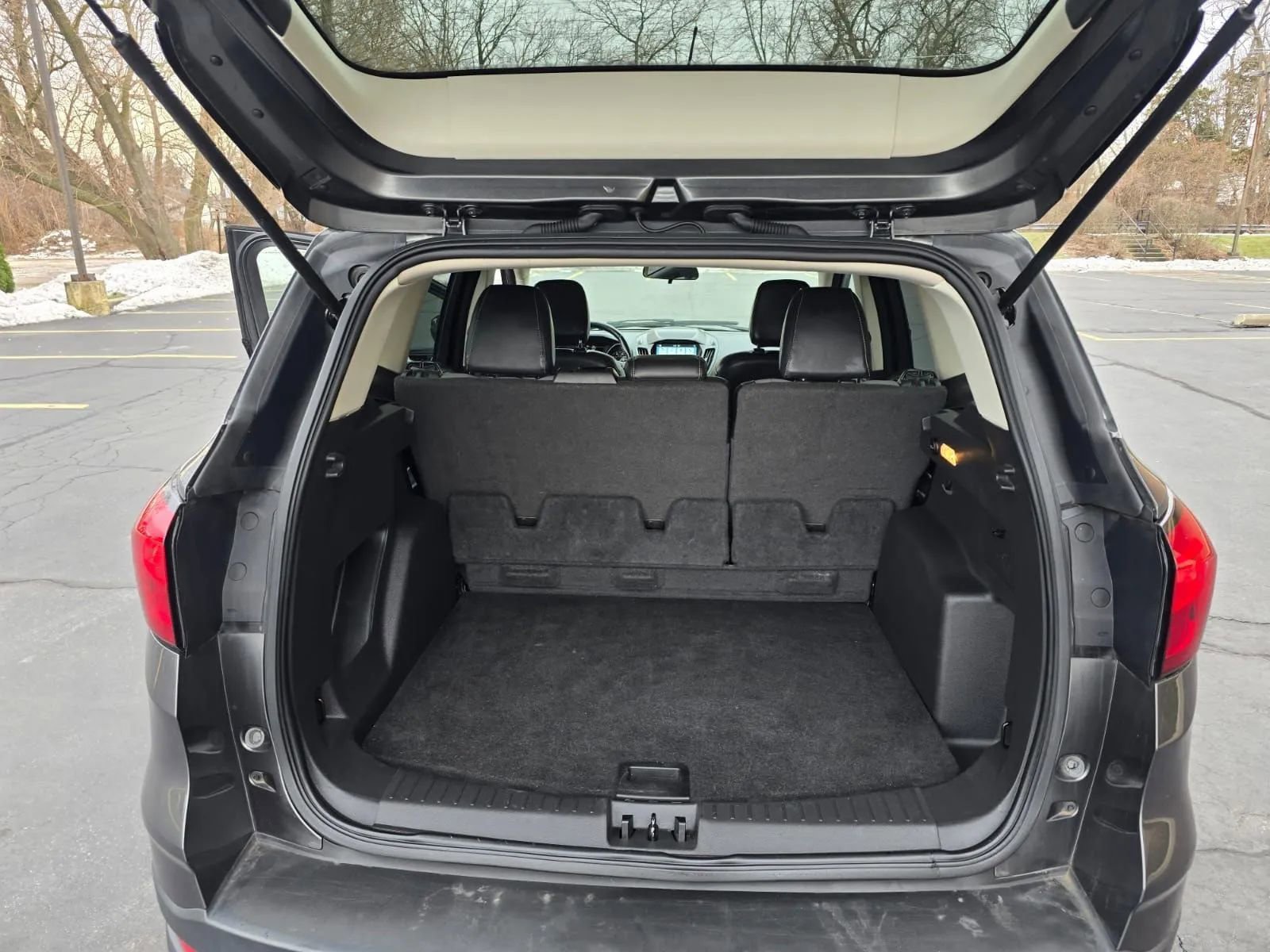 Used 2019 Ford Escape SE image 27