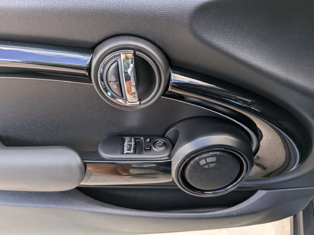 Used 2024 MINI Cooper SE FWD image 18