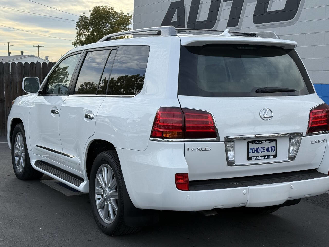 Used 2009 Lexus LX 570 4WD image 4