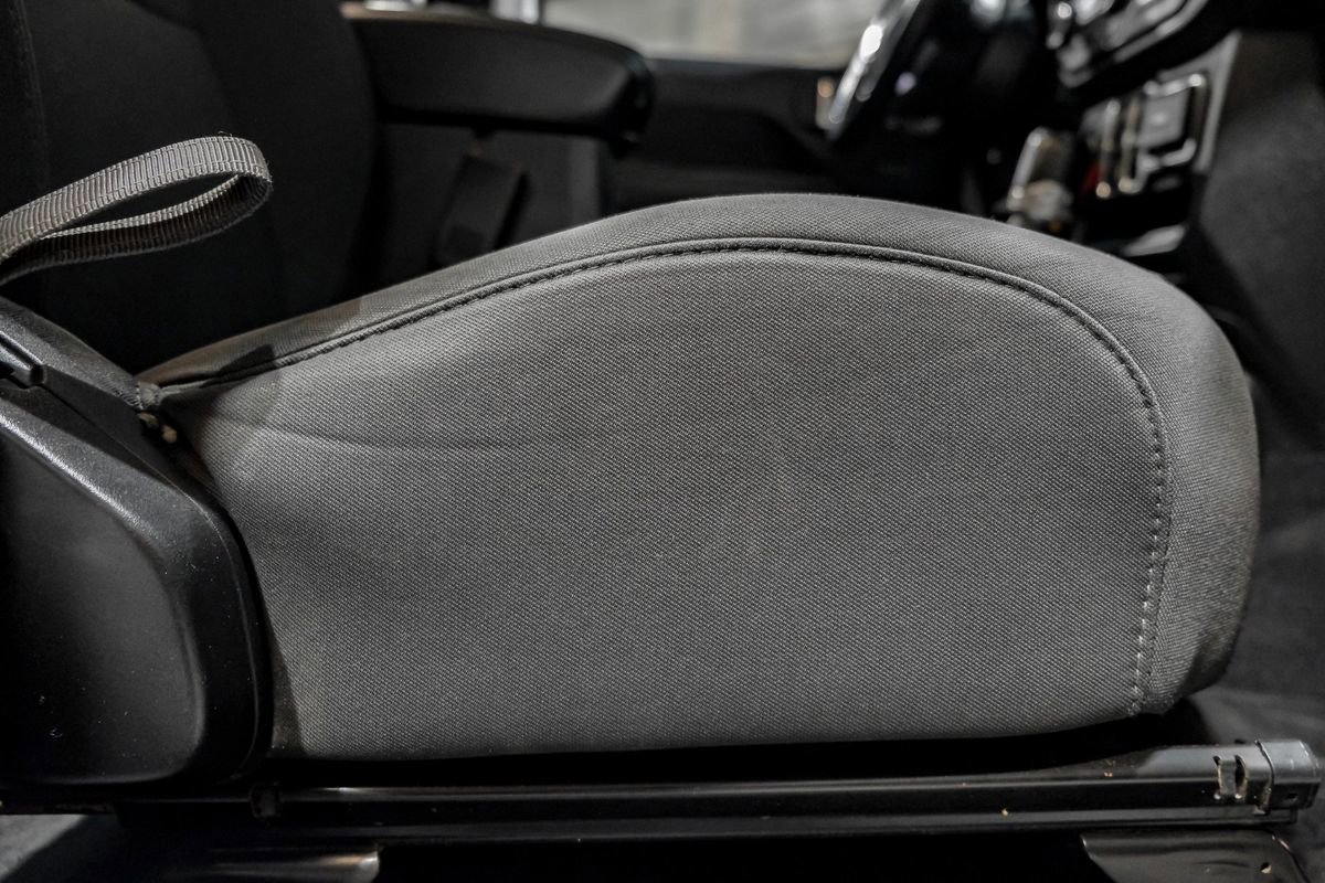 Used 2018 Jeep Wrangler Unlimited Sahara image 32