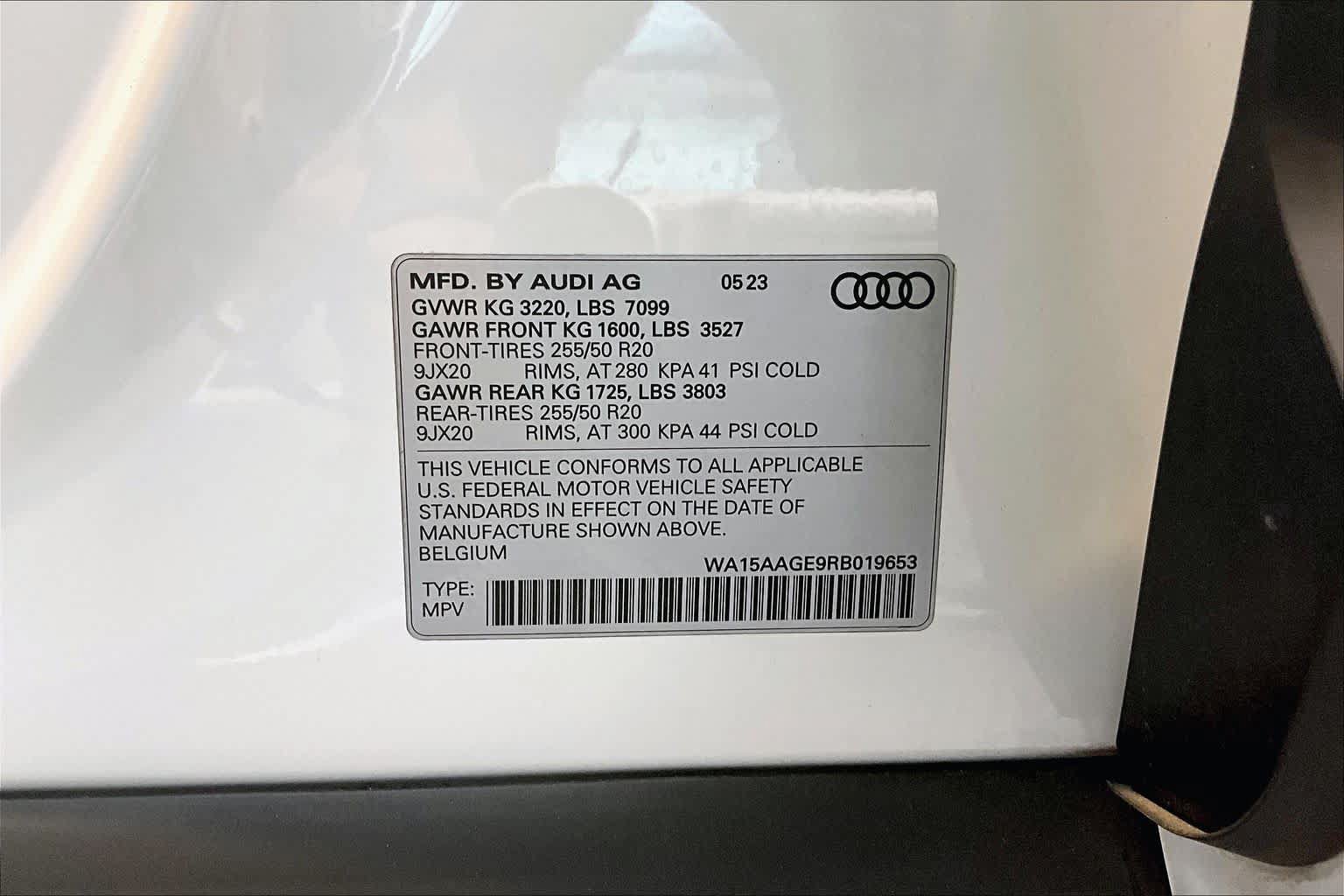 Used 2024 Audi Q8 e-tron Premium Plus w/ Premium Plus Package AWD/4WD image 32