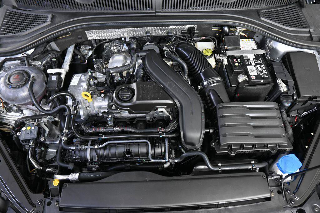 Used 2025 Volkswagen Jetta SEL FWD image 34