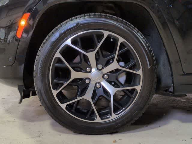 Used 2023 Jeep Grand Cherokee Summit image 14