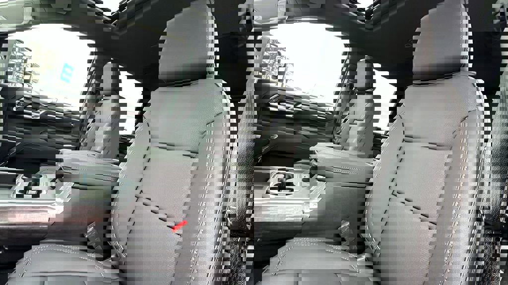 New 2026 Chevrolet Silverado 2500 LTZ w/ LTZ Convenience Package image 15