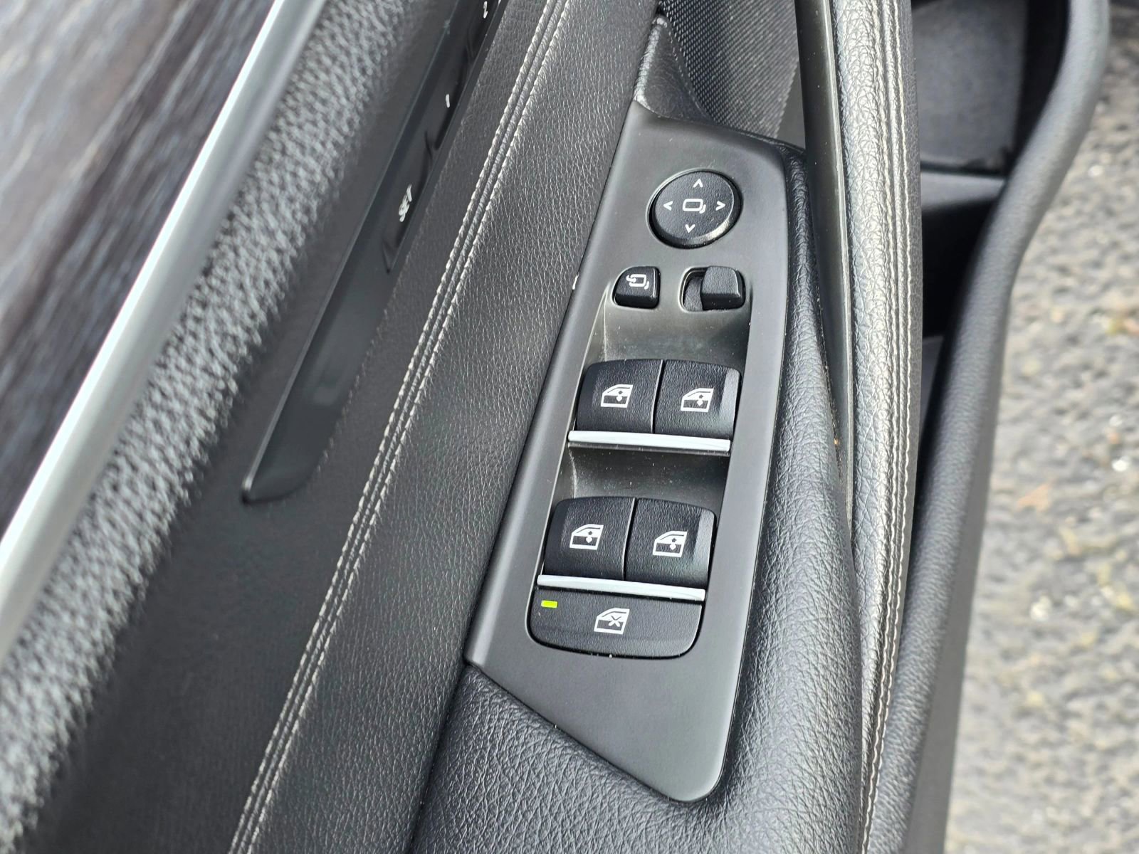 Used 2021 BMW 530i xDrive image 22