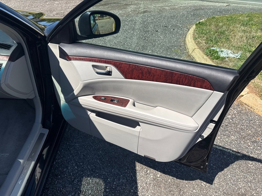 Used 2011 Toyota Avalon Limited FWD image 23