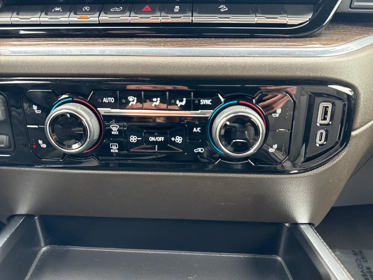 Used 2024 Chevrolet Silverado 1500 LT image 23