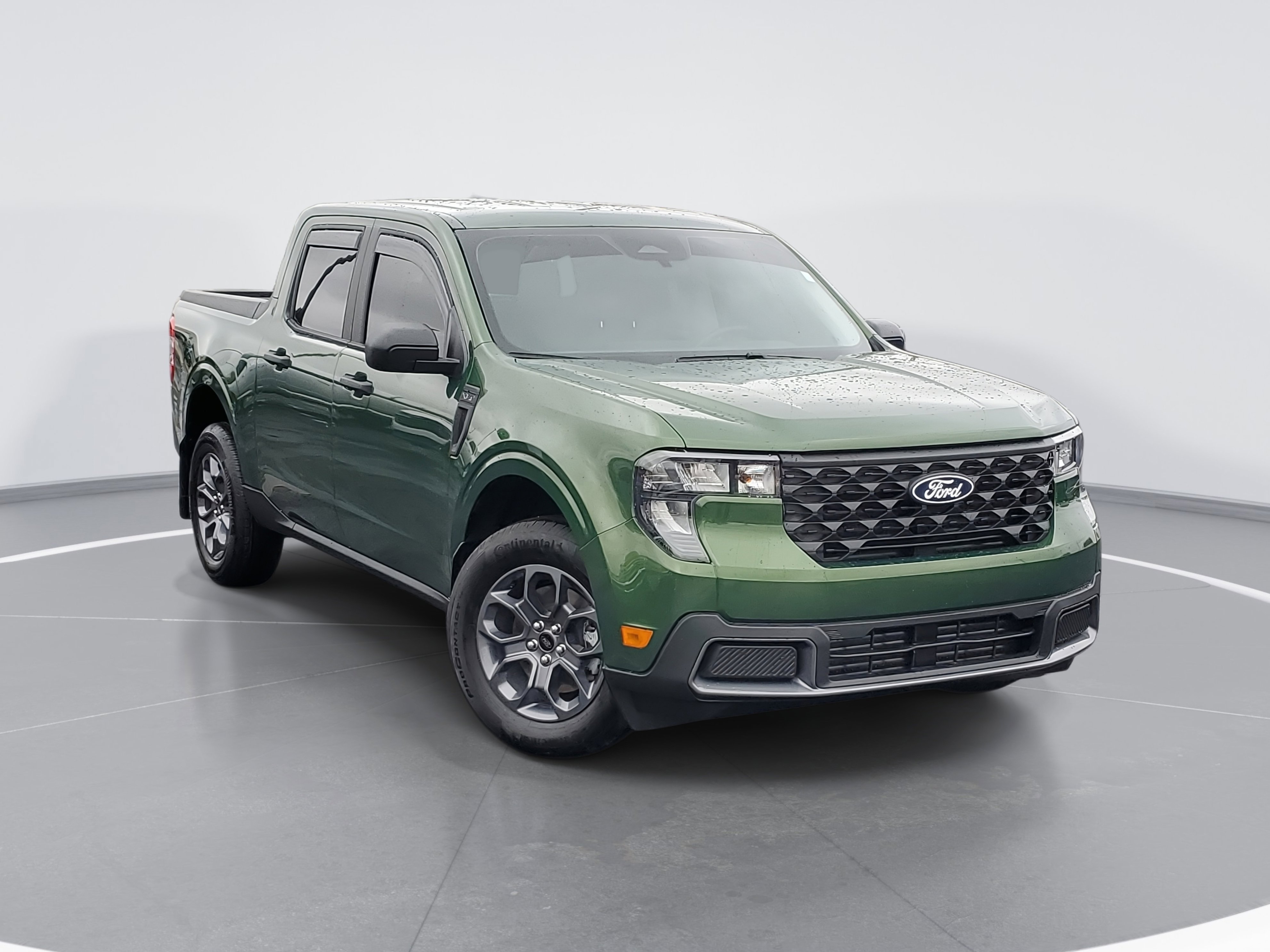 Certified 2025 Ford Maverick XLT image 2