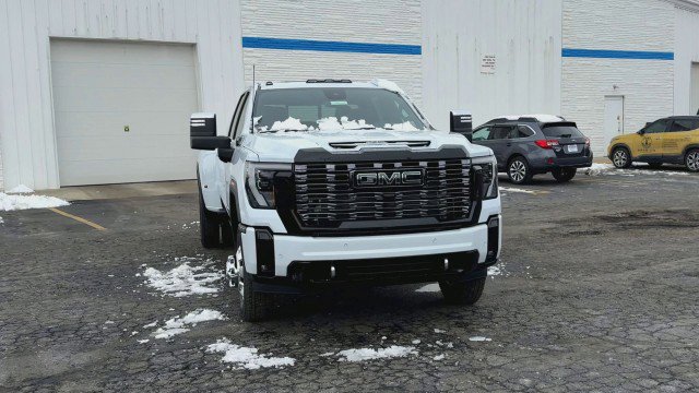 New 2026 GMC Sierra 3500 Denali Ultimate image 3