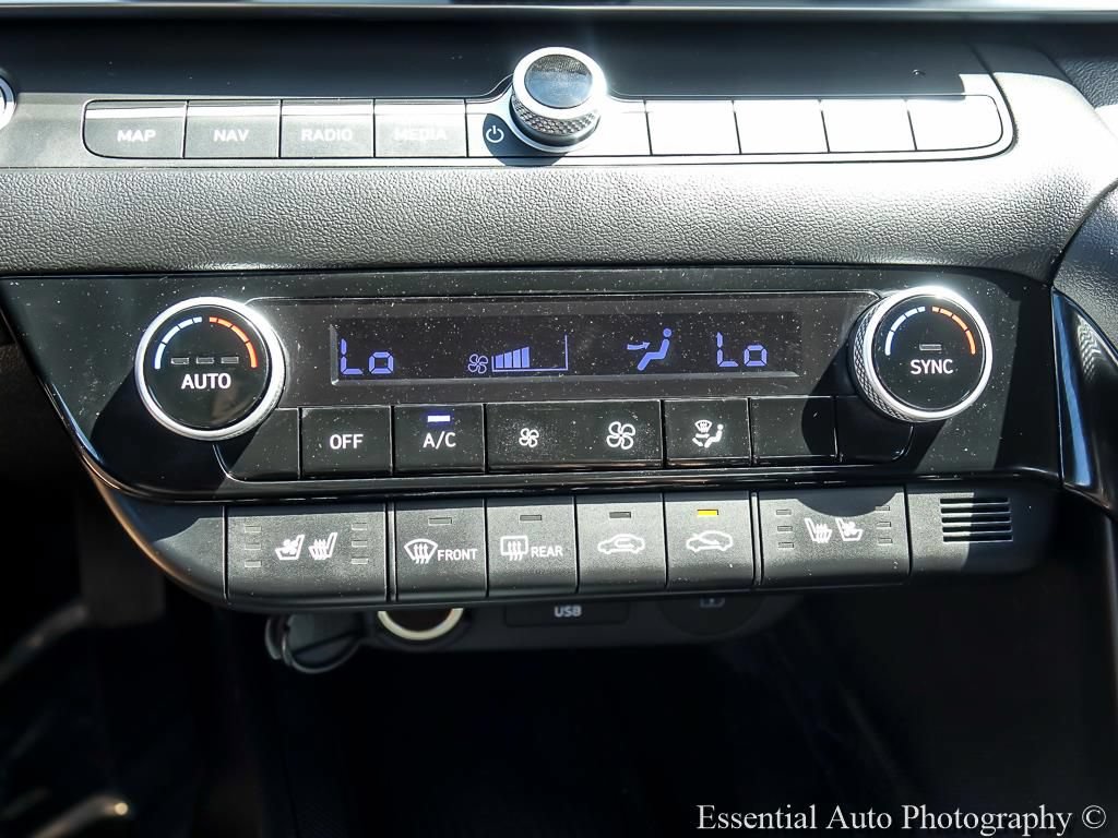Used 2025 Hyundai Elantra Limited FWD image 21