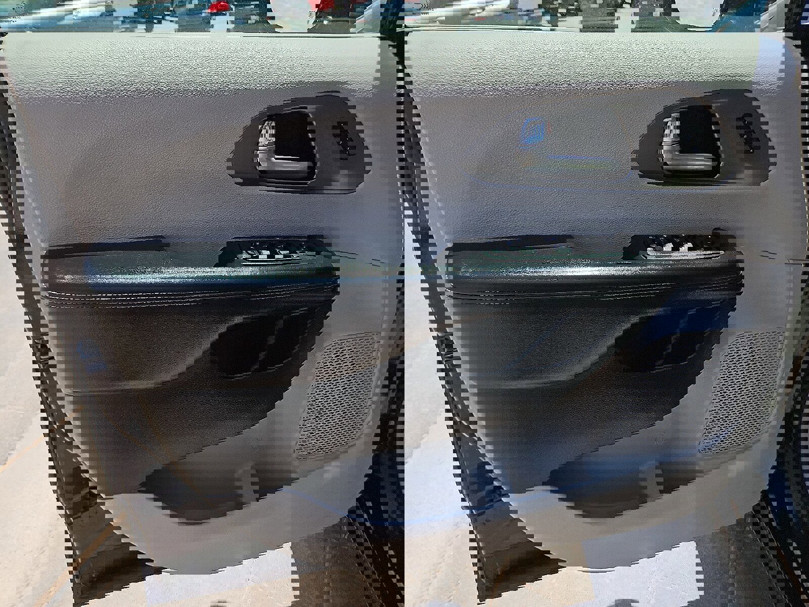 Used 2021 Chrysler Pacifica Touring-L image 8