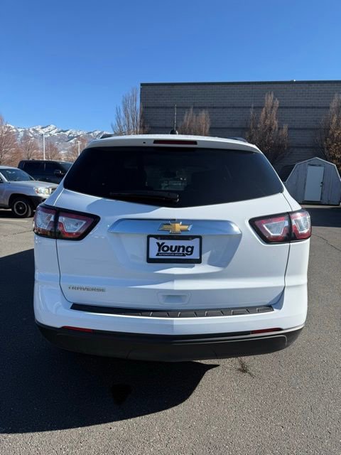 Used 2017 Chevrolet Traverse LS FWD image 3