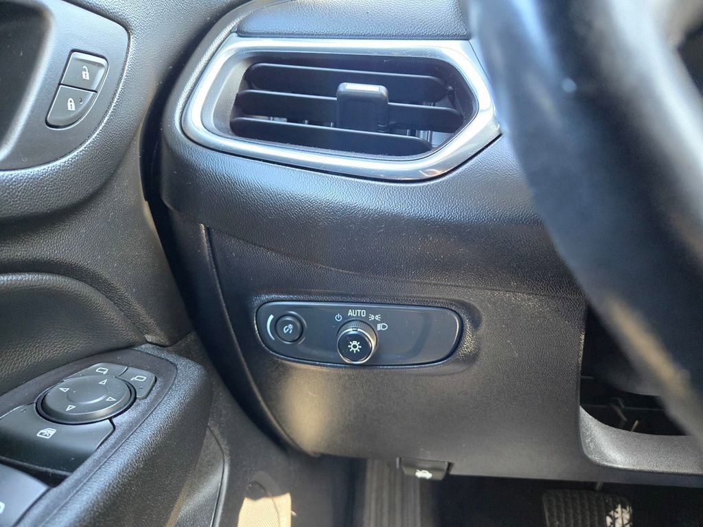 Used 2018 Chevrolet Equinox LT image 17