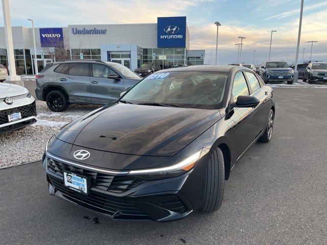 Used 2024 Hyundai Elantra SEL w/ Convenience Package