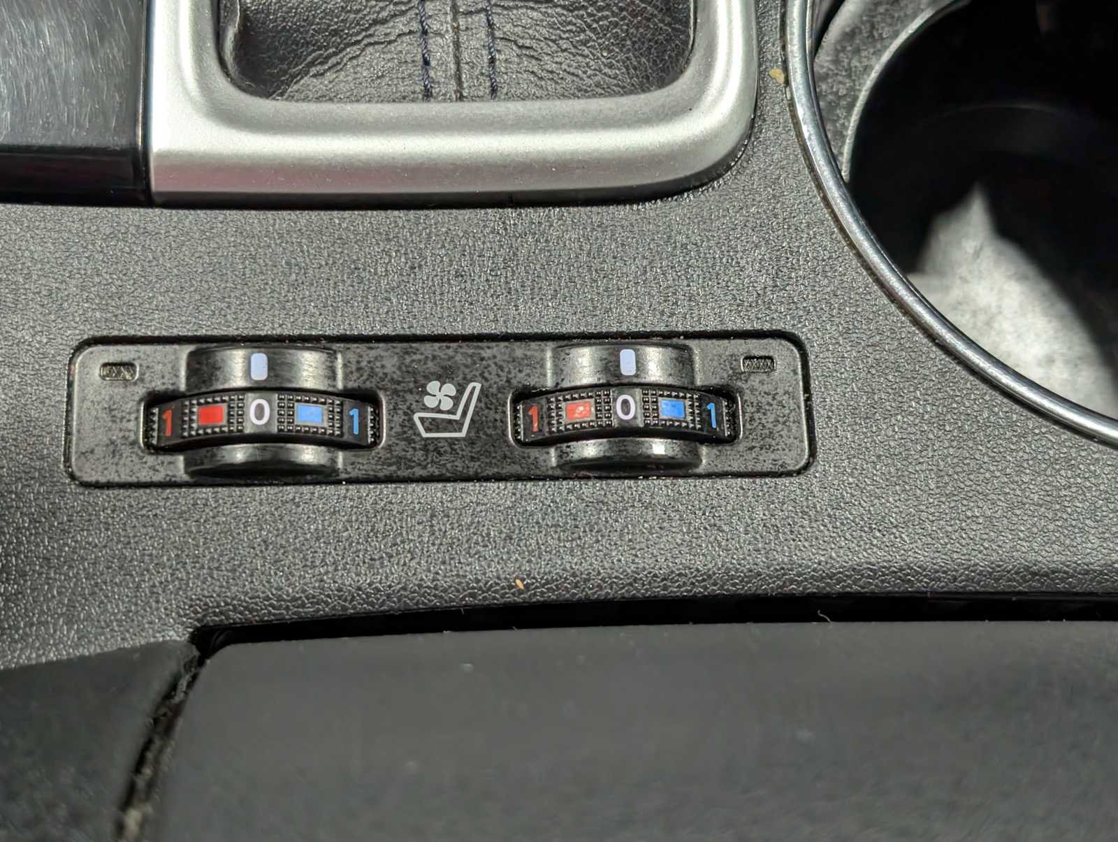 Used 2019 Toyota Highlander Limited image 29