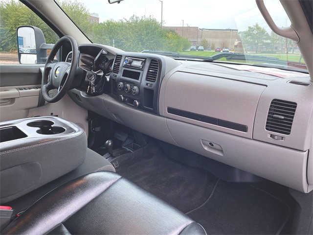Used 2013 Chevrolet Silverado 2500 W/T w/ Snow Plow Prep Package image 25