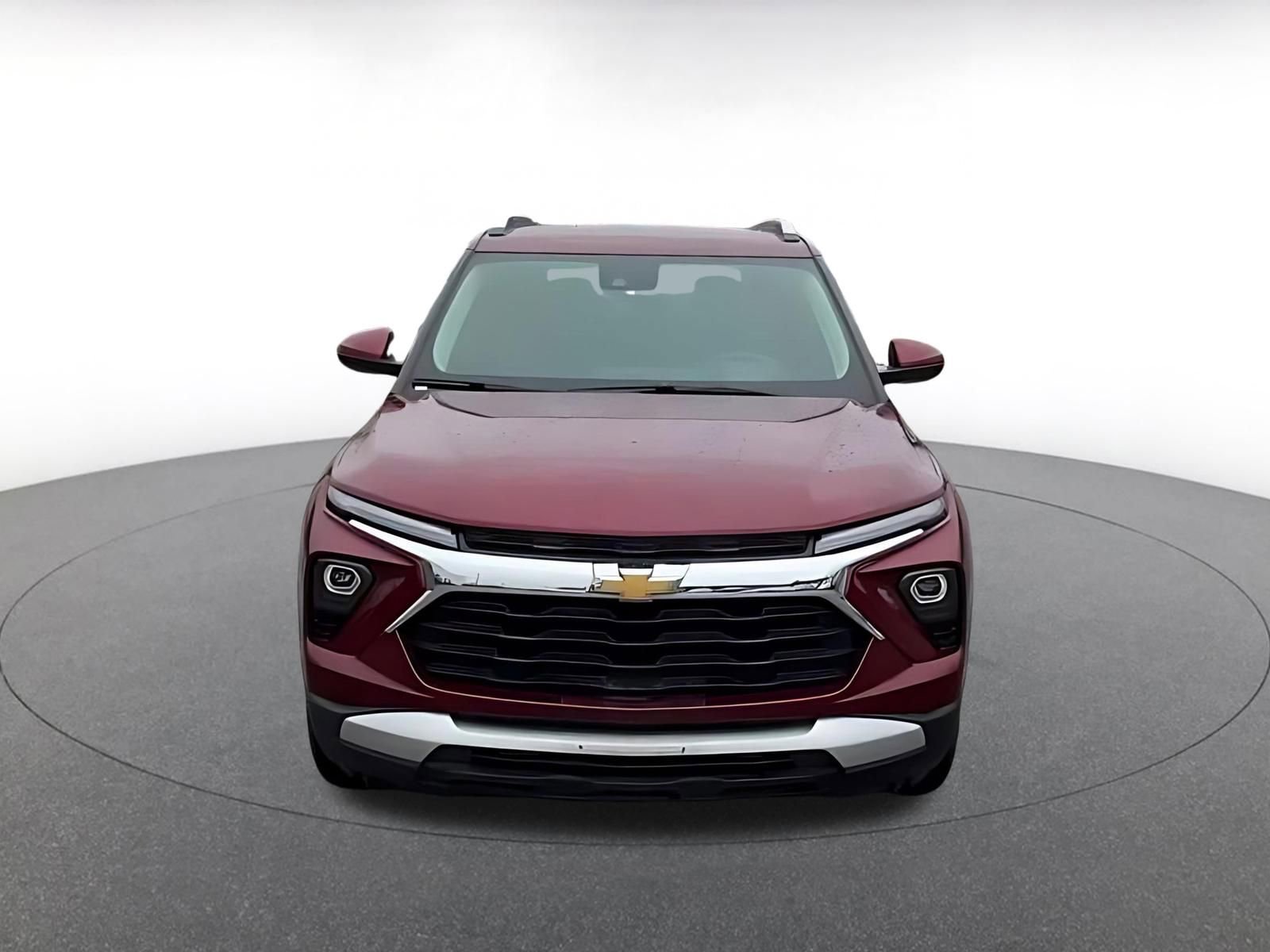 Used 2025 Chevrolet TrailBlazer LT w/ Driver Confidence Package image 3