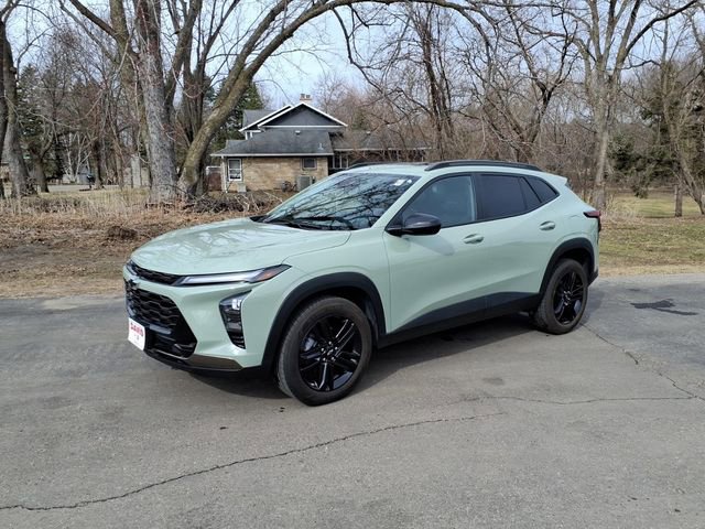 Used 2024 Chevrolet Trax ACTIV w/ Sunroof Package image 8