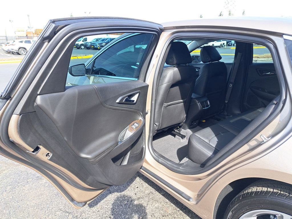 Used 2024 Chevrolet Malibu LT FWD image 12