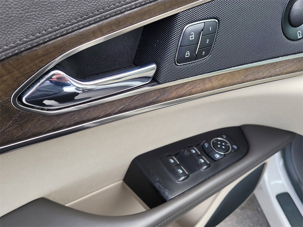 Used 2019 Lincoln Nautilus Reserve image 15