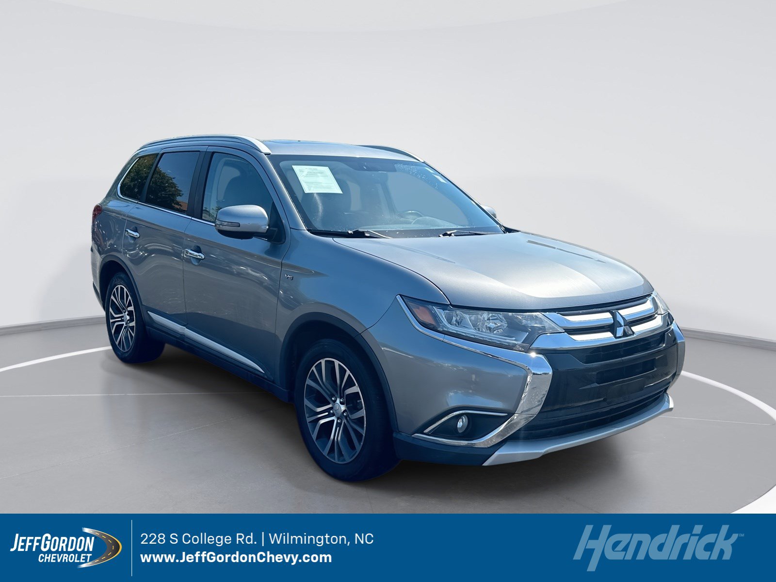 Used 2016 Mitsubishi Outlander GT AWD/4WD image 1