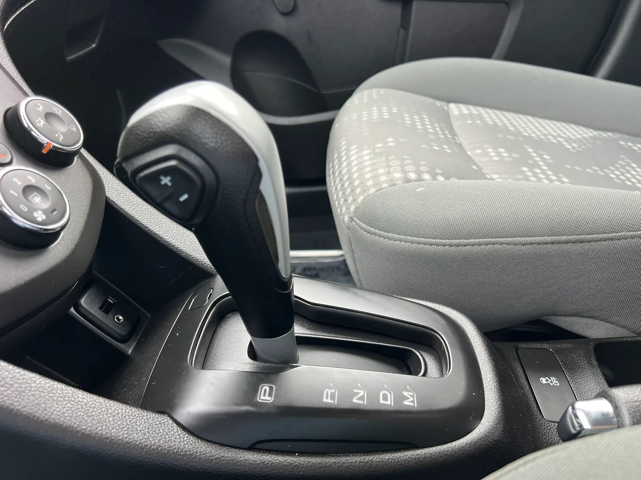 Used 2017 Chevrolet Sonic LT FWD image 26