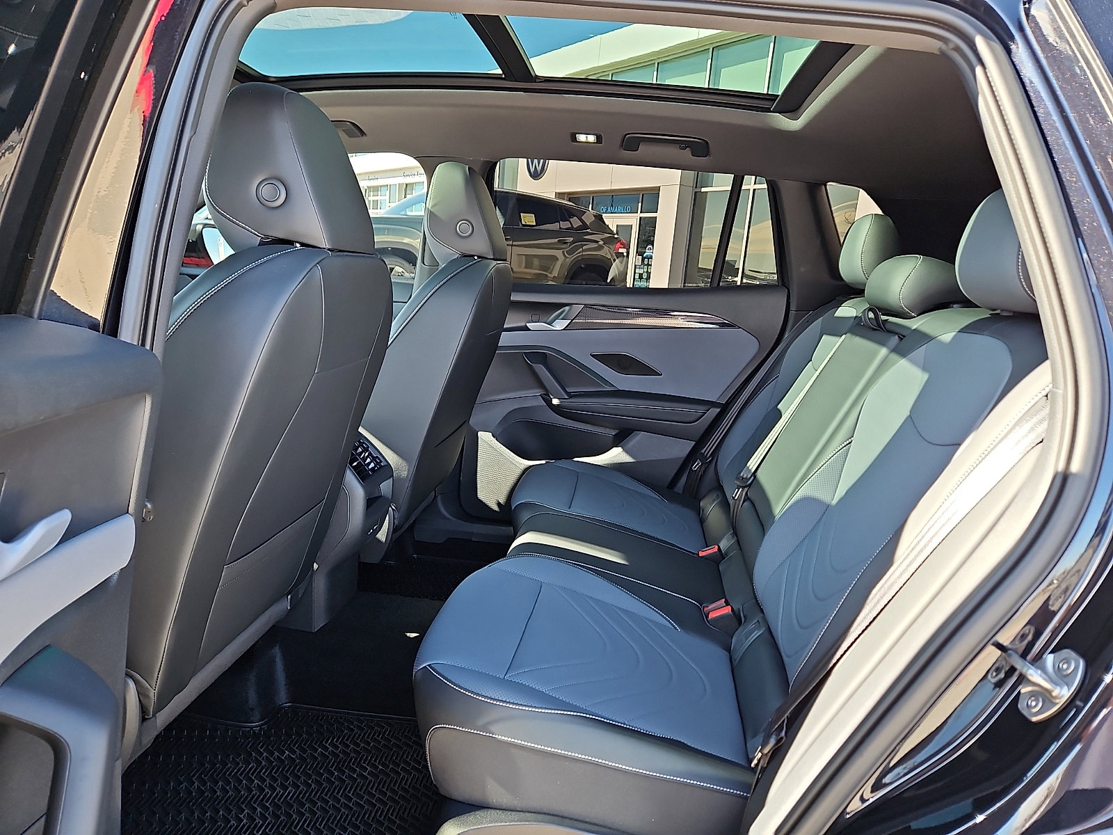 New 2026 Volkswagen Tiguan SE R-Line image 11